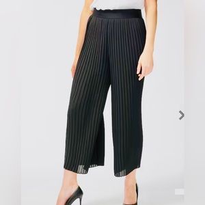 Chico’s Black label pleated flare pant NWT black SZ Medium
